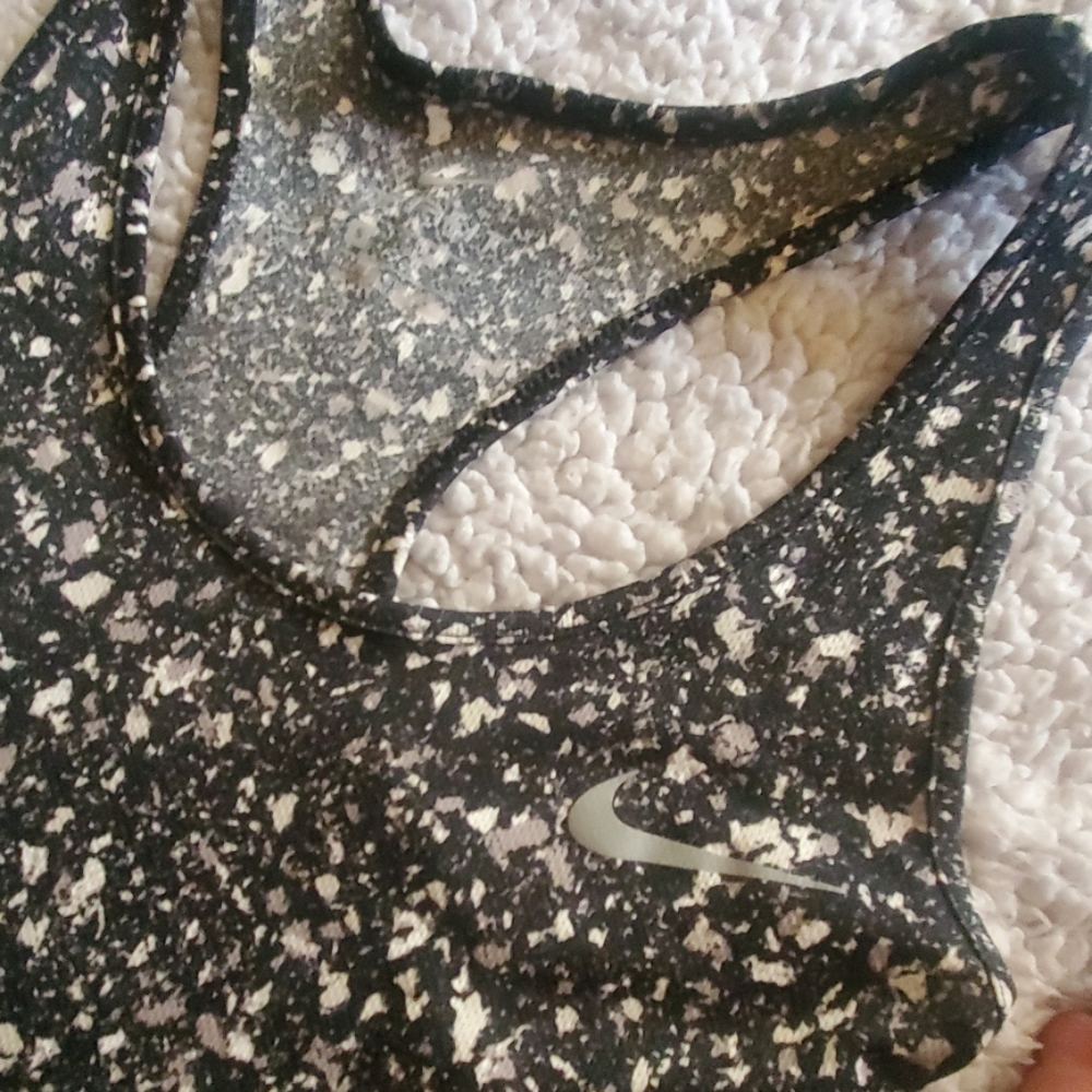 Nike Tank - Picture 2 of 2